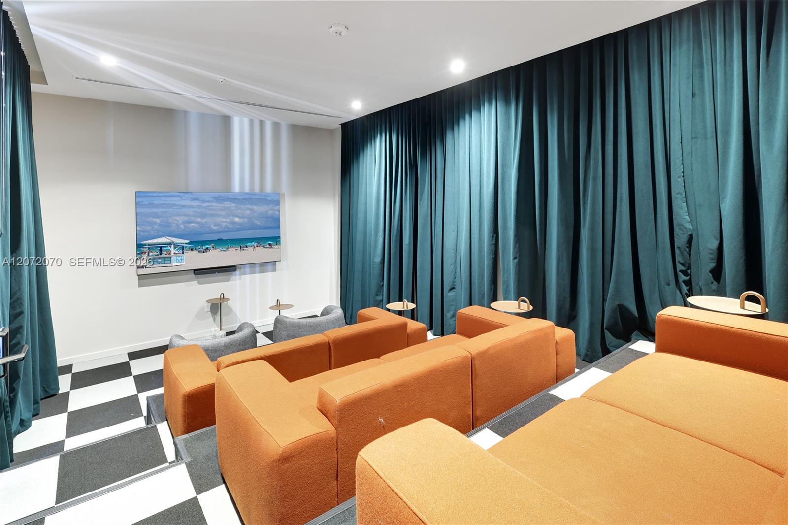 A12072070 Property Photo 33
