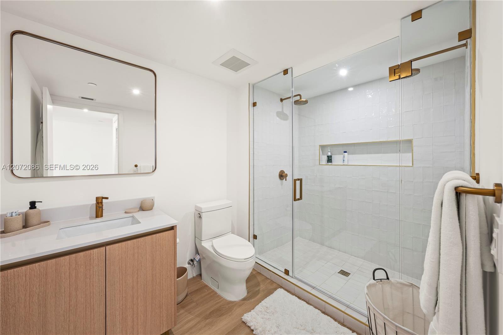 90 Ne 32 822 Property Photo 8