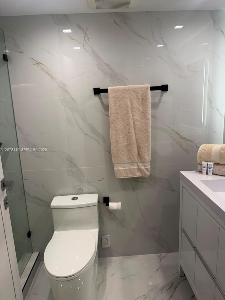 251 174th Street 1414 Property Photo 13