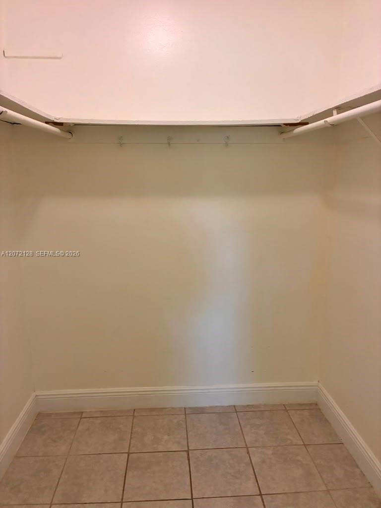 6505 Winfield Boulevard B-25 Property Photo 12