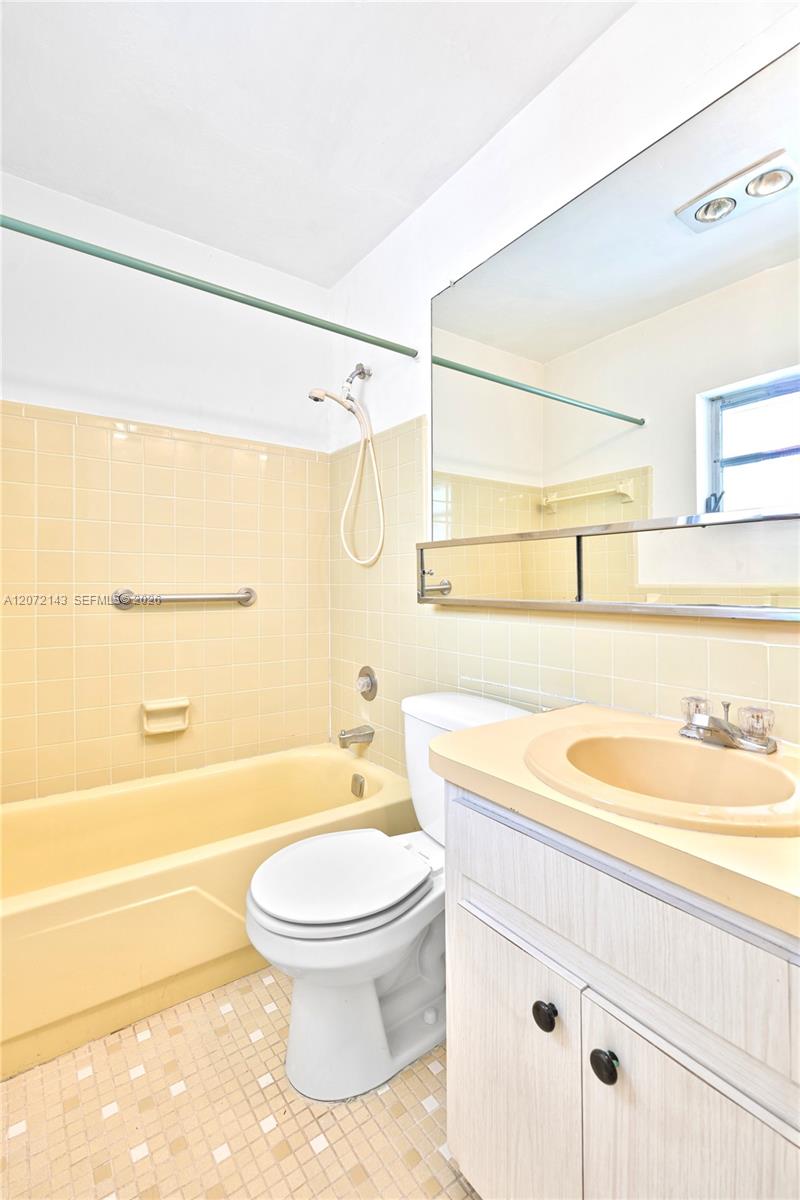 7102 Nw 71st Street Property Photo 20