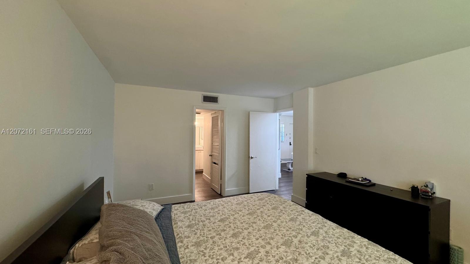 3390 Foxcroft Road C305 Property Photo 14