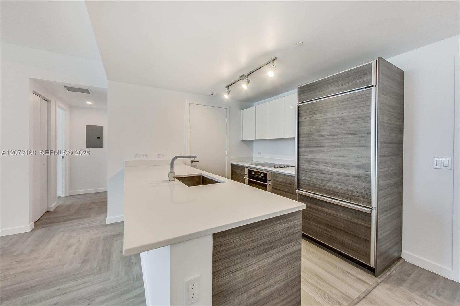 1100 S Miami Avenue 1008 Property Photo 5