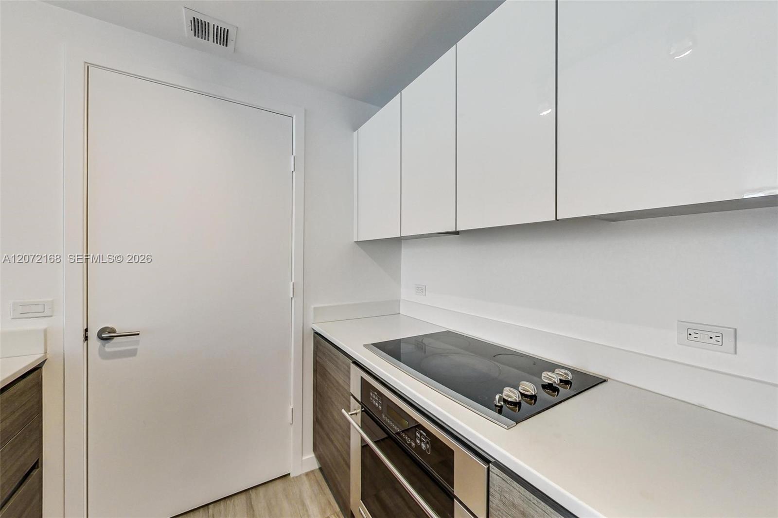 1100 S Miami Avenue 1008 Property Photo 6