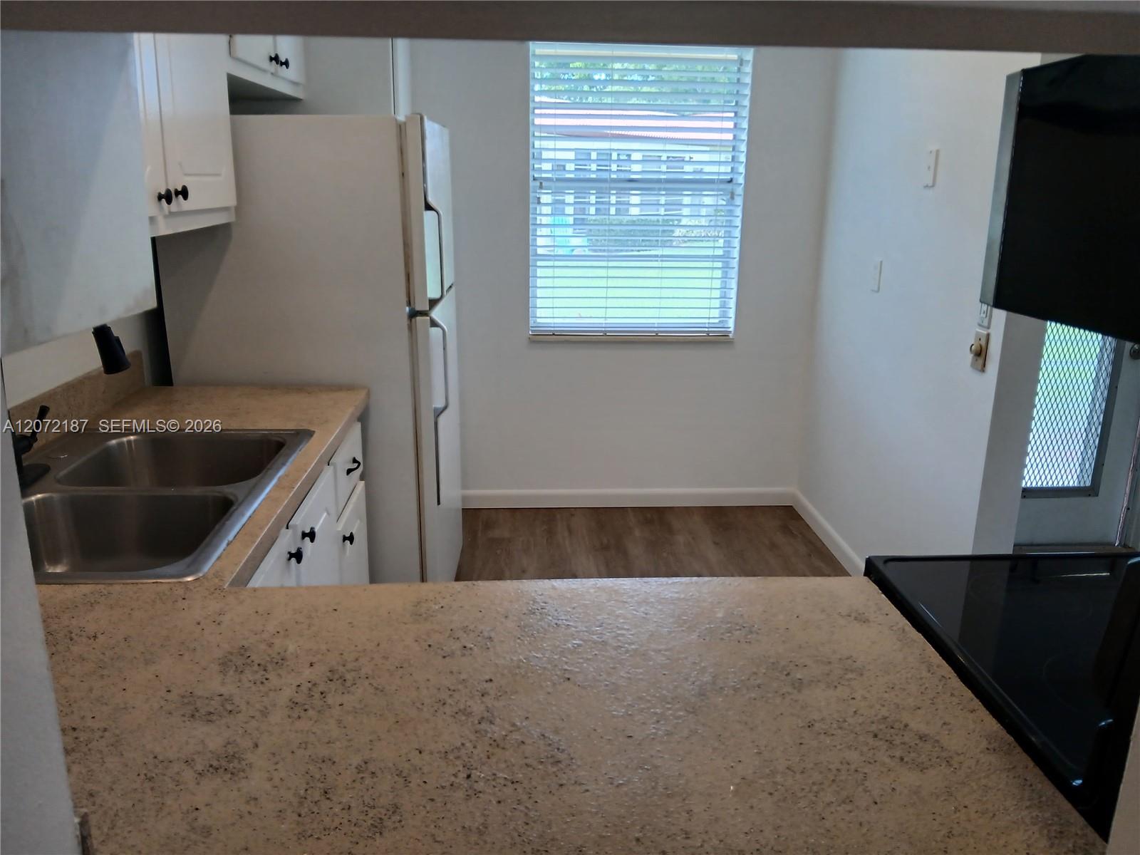 302 Lake Evelyn Drive 302 Property Photo 5