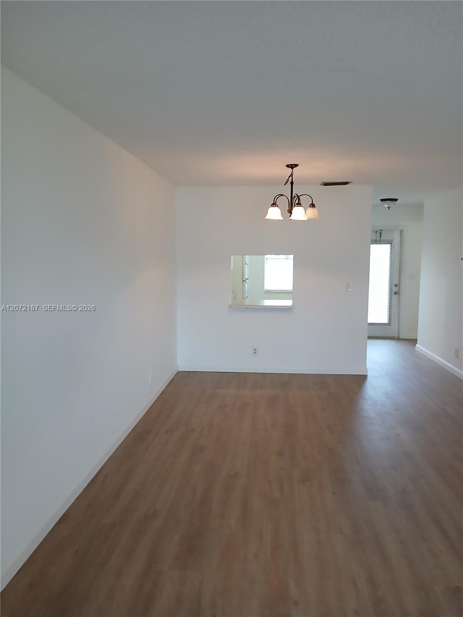 302 Lake Evelyn Drive 302 Property Photo 7
