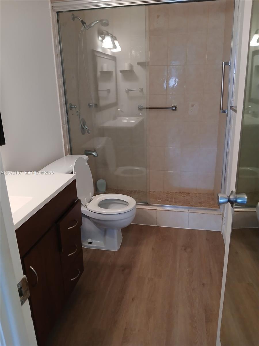 302 Lake Evelyn Drive 302 Property Photo 9