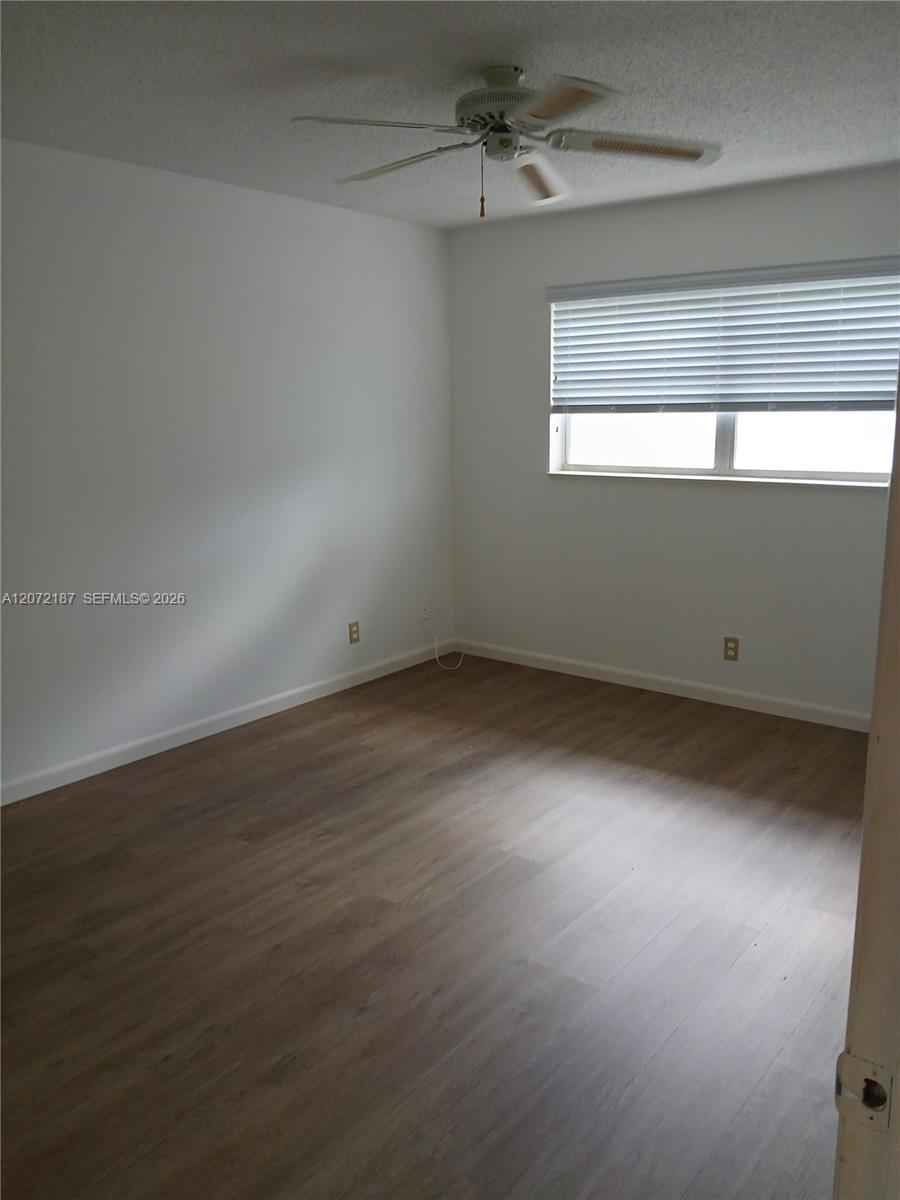 302 Lake Evelyn Drive 302 Property Photo 11