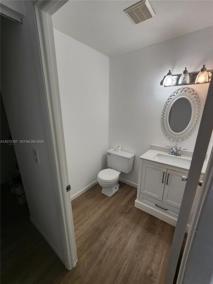 302 Lake Evelyn Drive 302 Property Photo 15