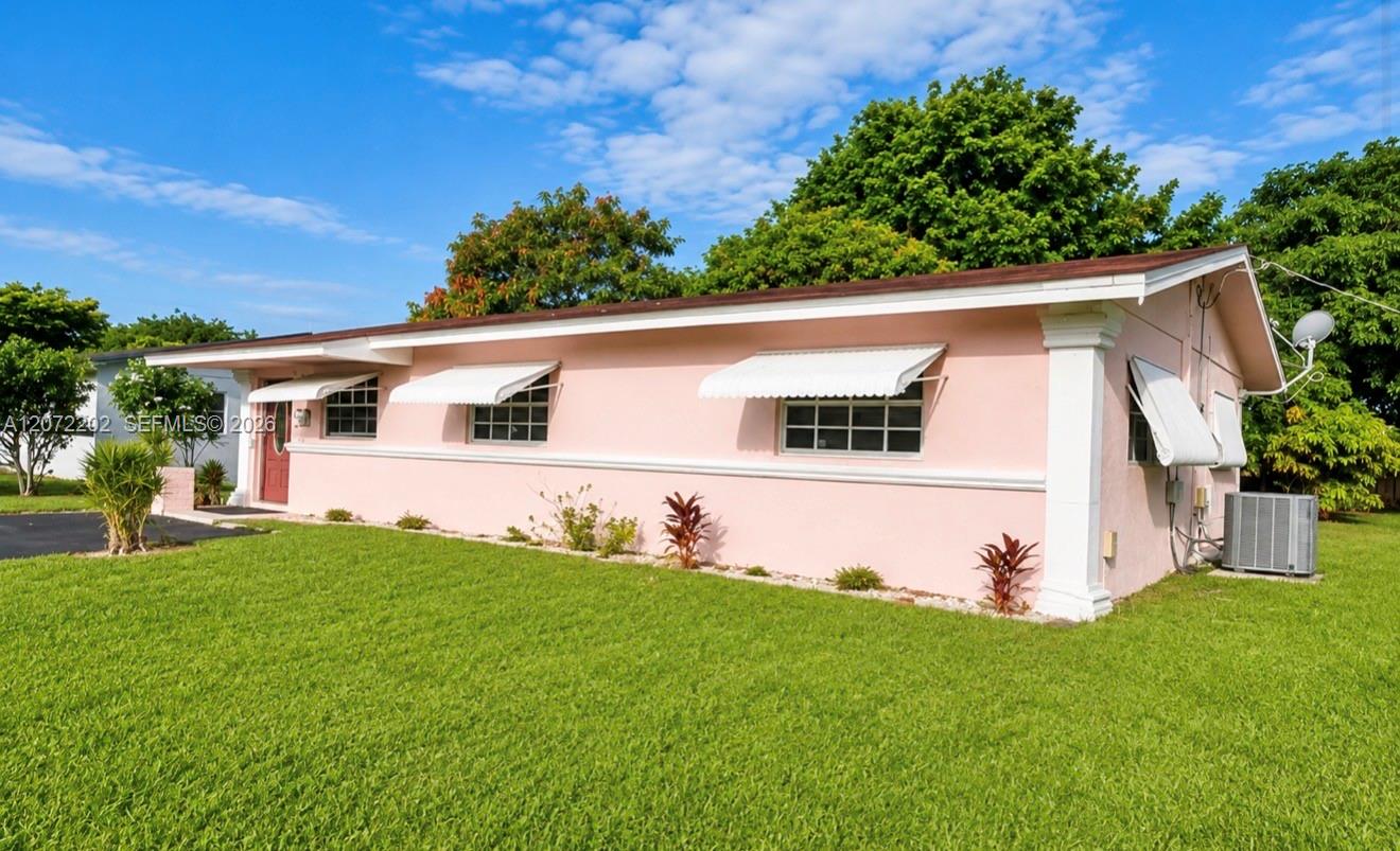 2221 NW 30th Way Property Photo 1
