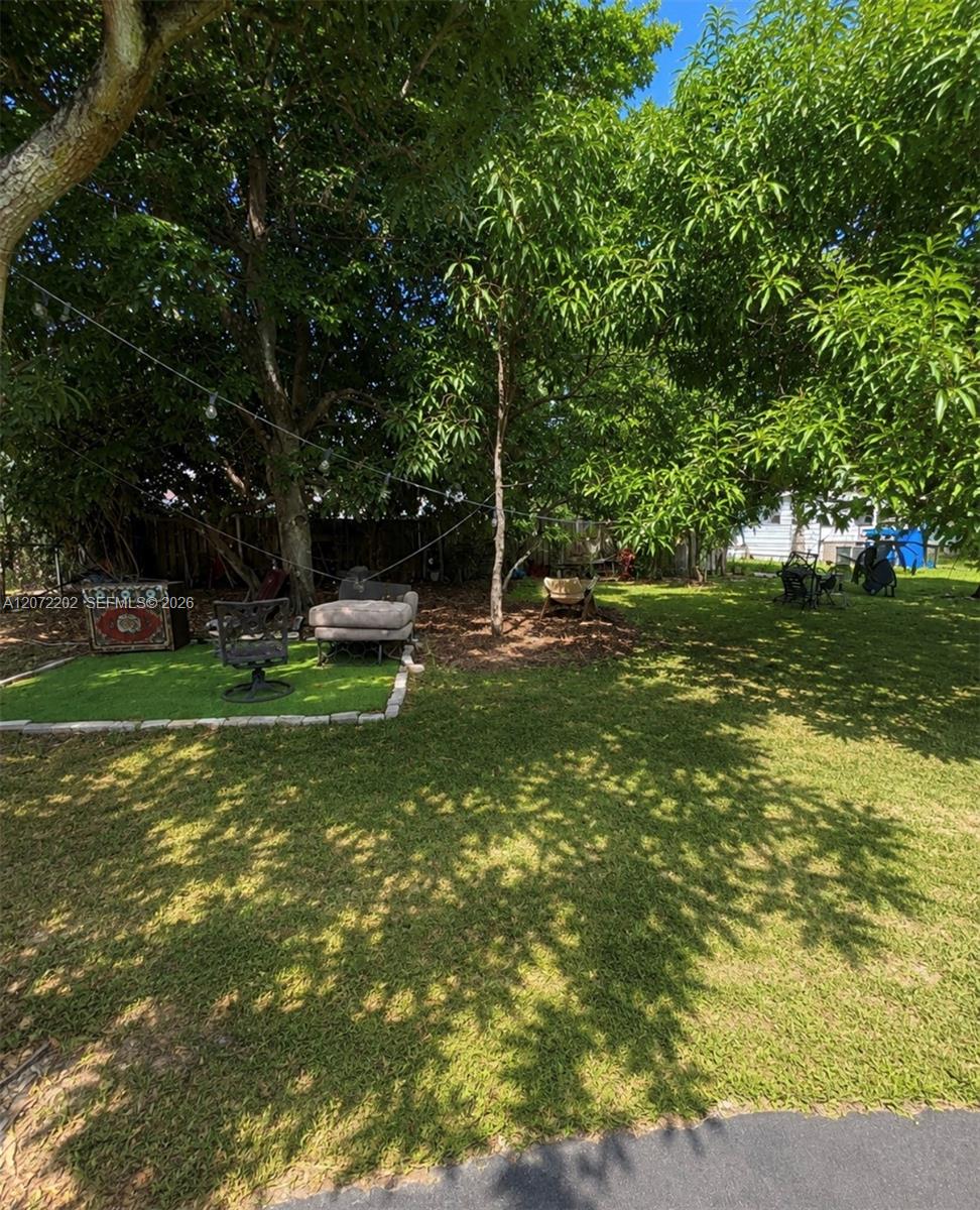 2221 Nw 30th Way Property Photo 4