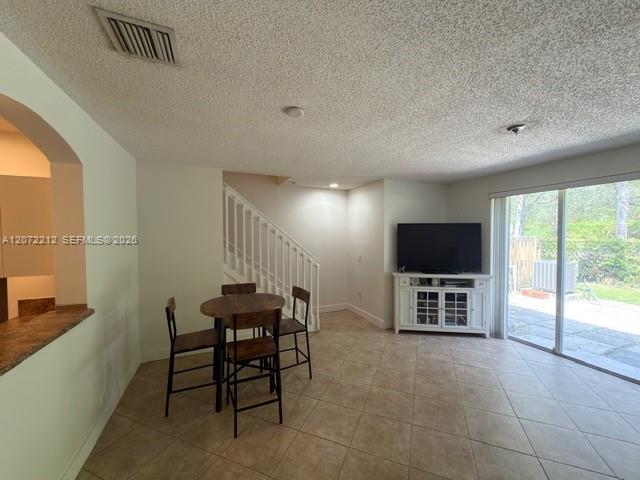 2245 Ne 42nd Avenue Property Photo 2