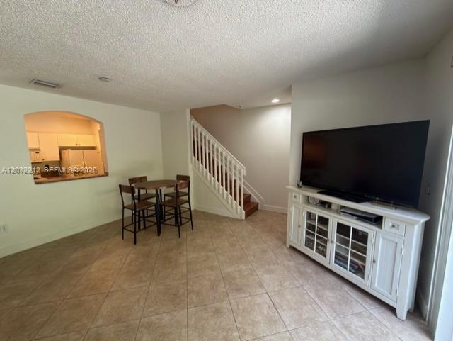 2245 Ne 42nd Avenue Property Photo 3