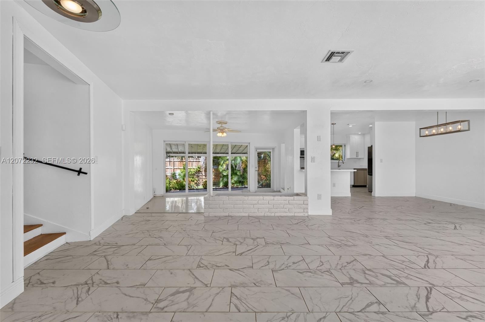 12140 Ne Miami Court Property Photo 4