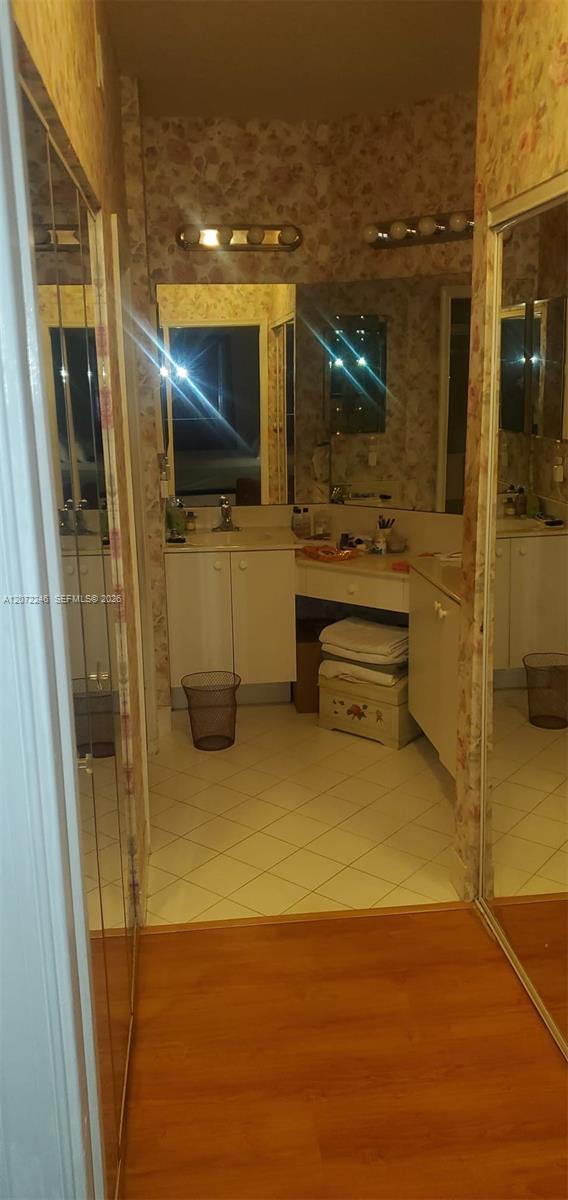 7775 Yardley Drive 211 Property Photo 5