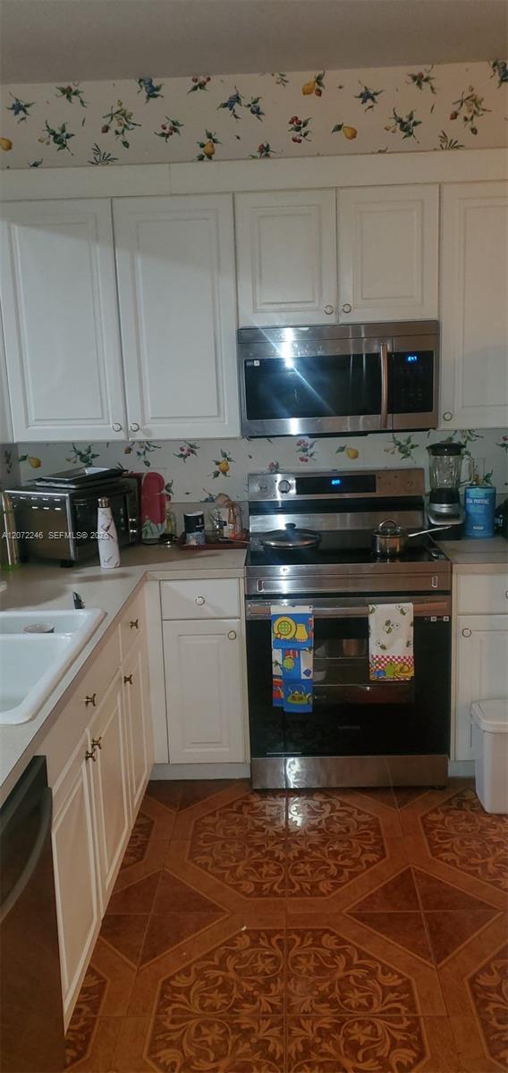 7775 Yardley Drive 211 Property Photo 9