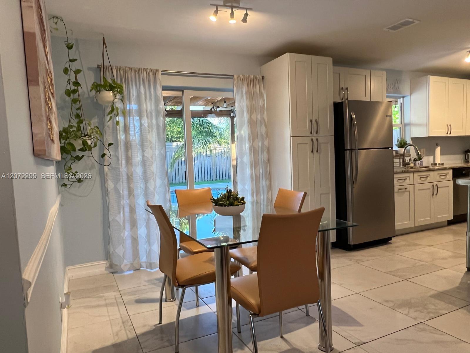 A12072255 Property Photo 3