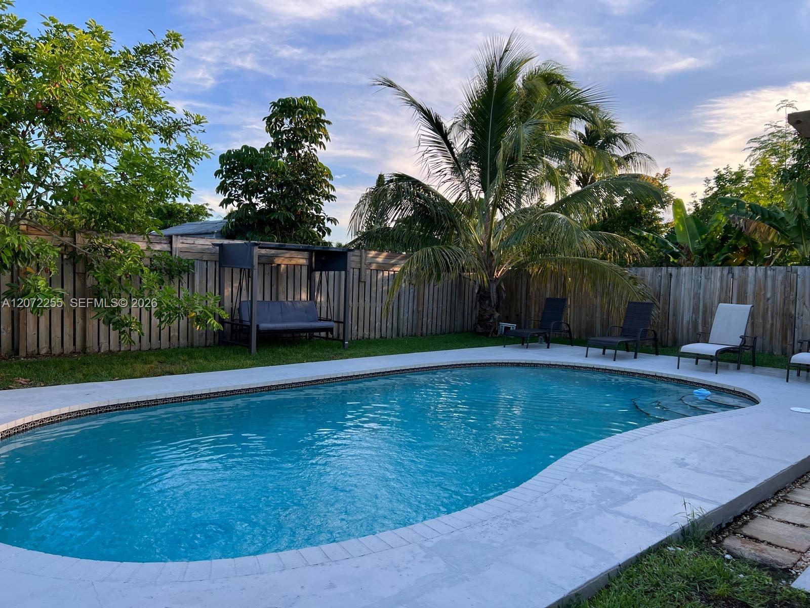 A12072255 Property Photo 8