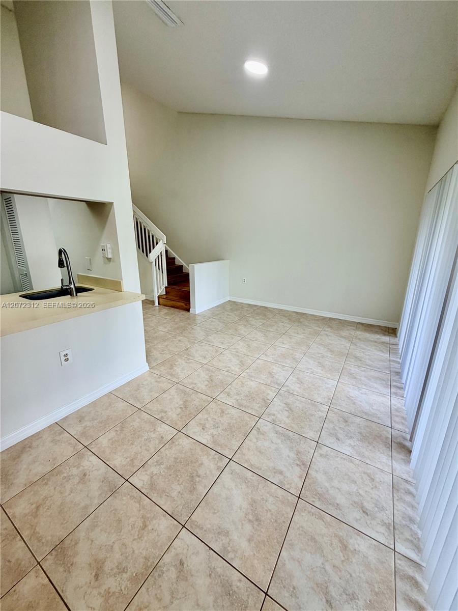 A12072312 Property Photo 14