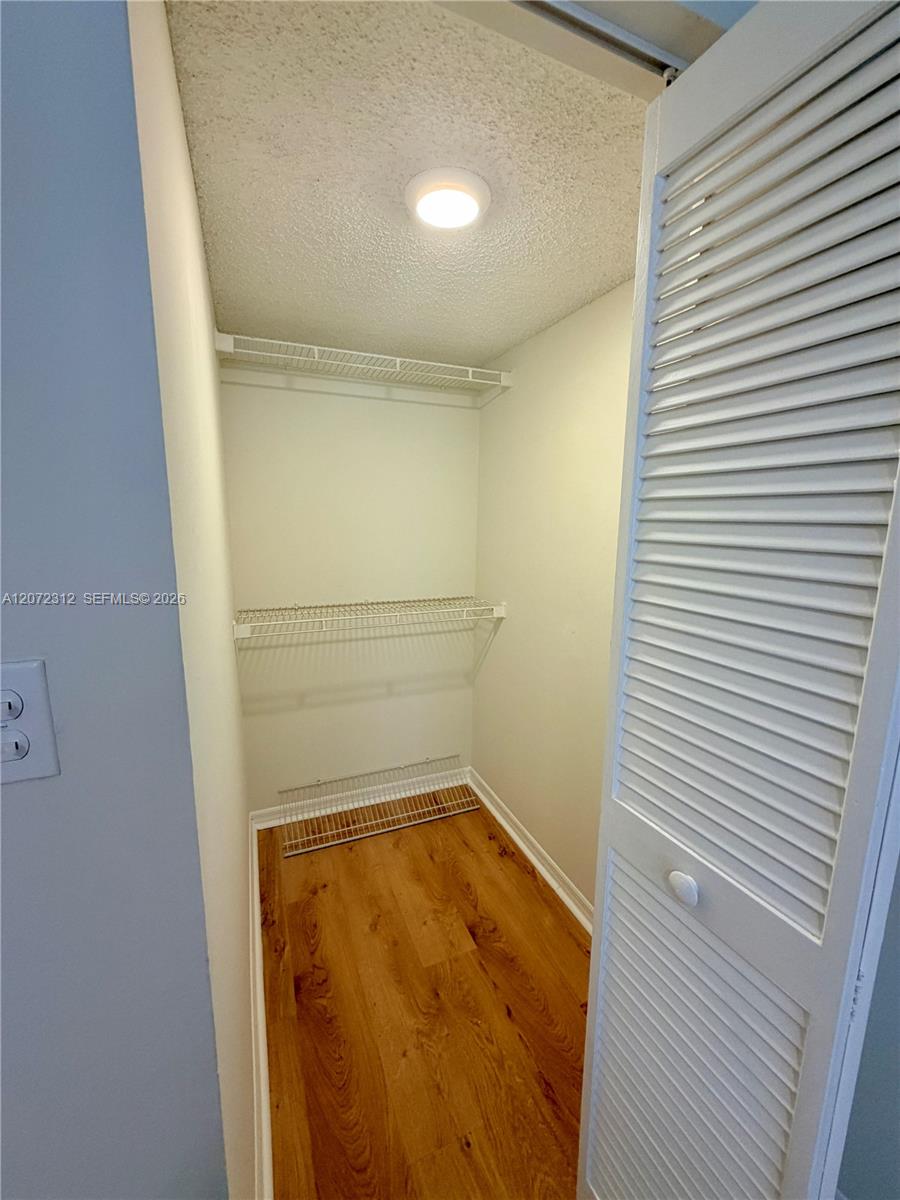 A12072312 Property Photo 18