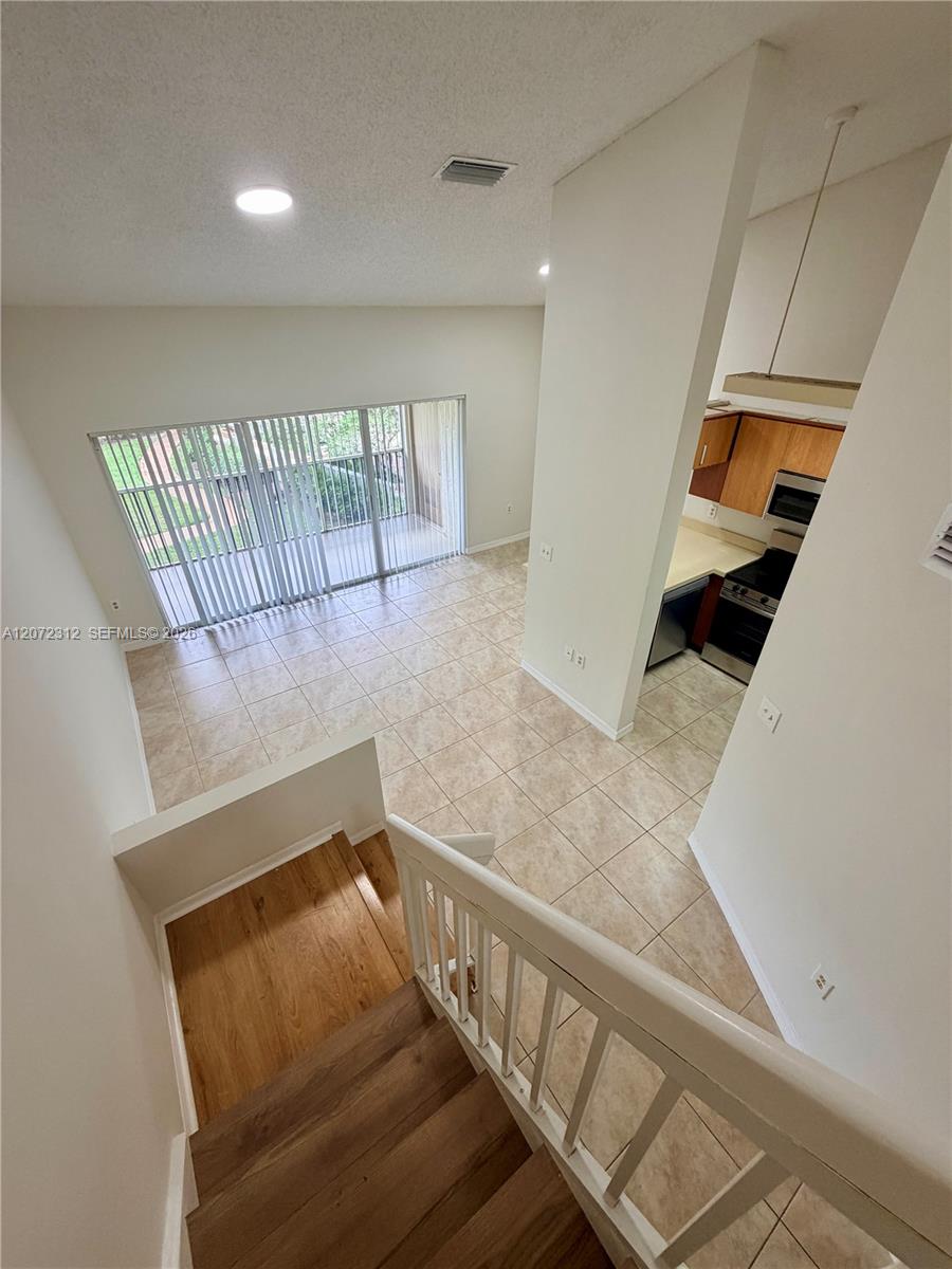 A12072312 Property Photo 27