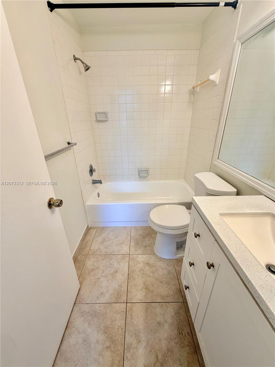 A12072312 Property Photo 35