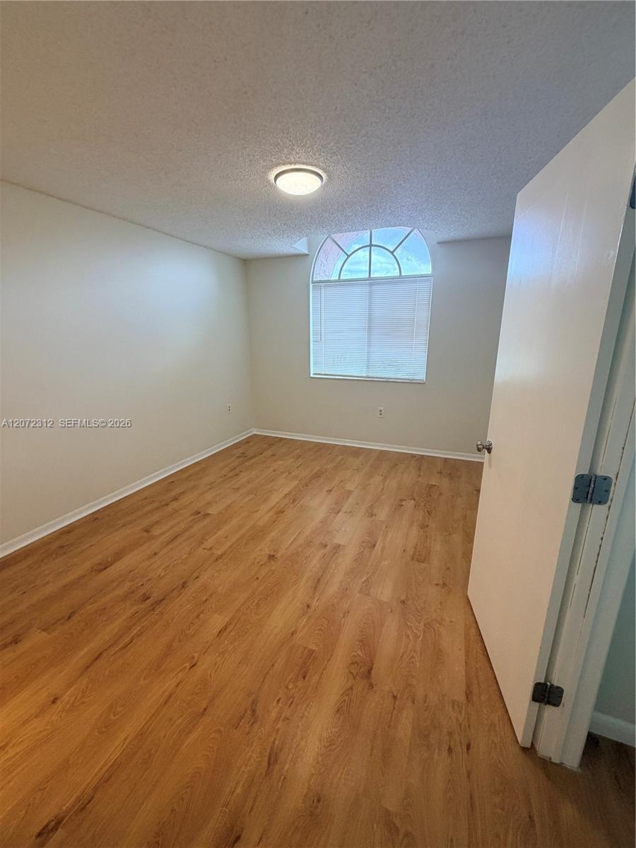 A12072312 Property Photo 39