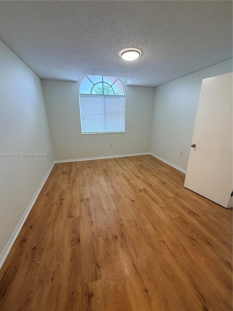 A12072312 Property Photo 40