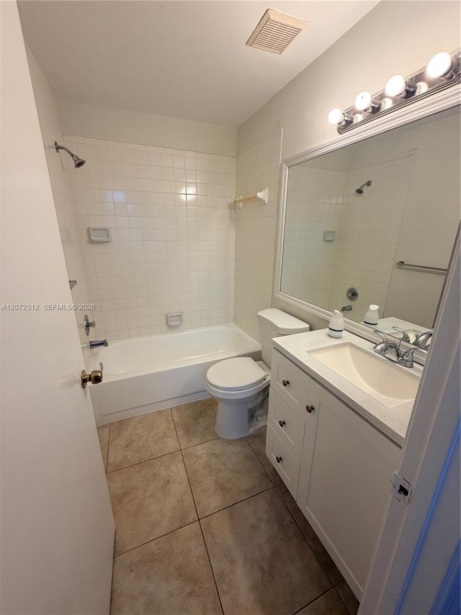 A12072312 Property Photo 41