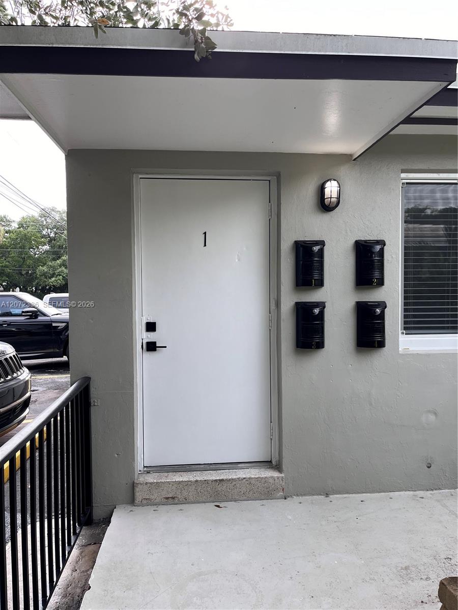 1015 W Las Olas Boulevard 1 Property Photo 3