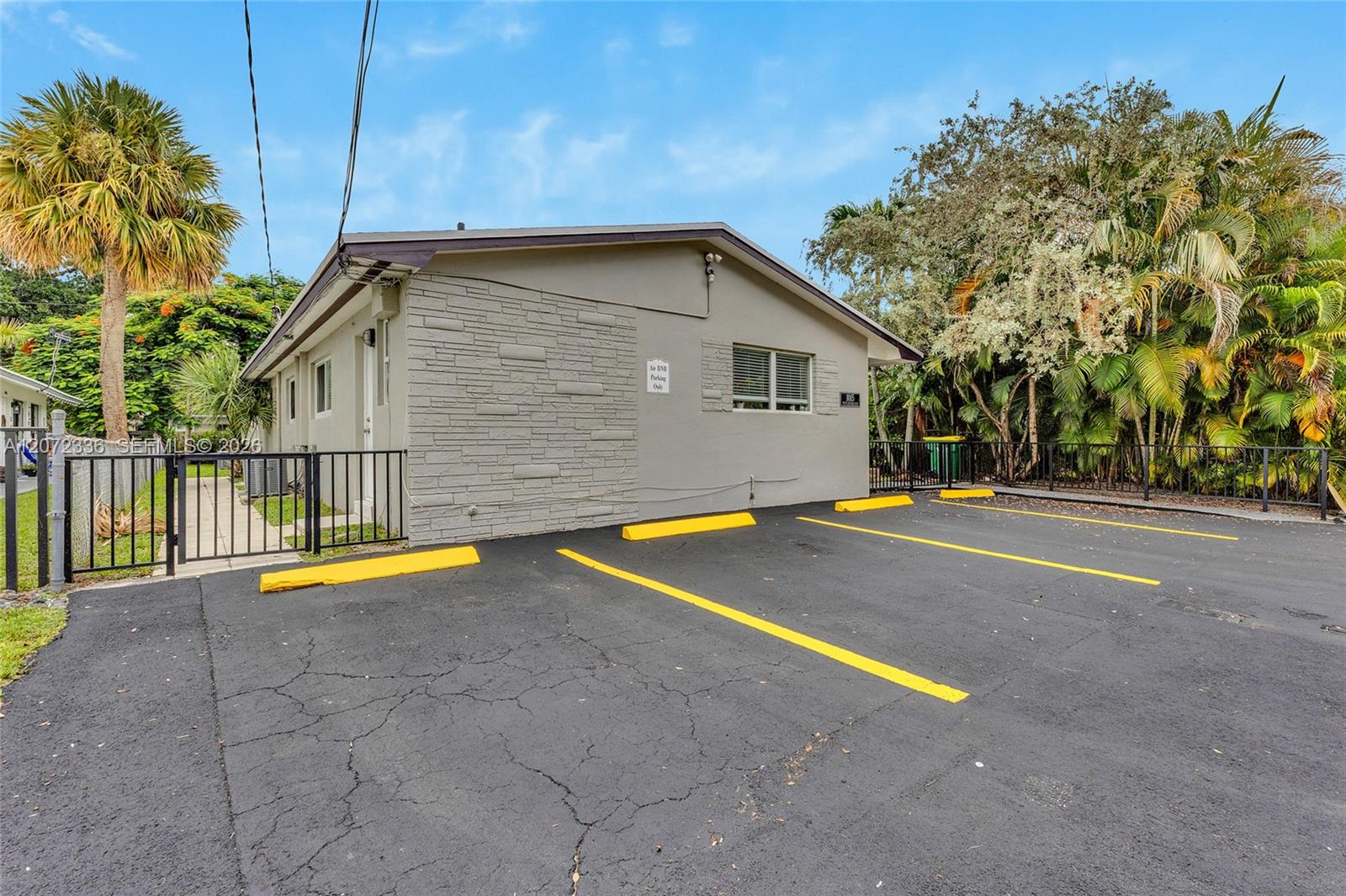 1015 W Las Olas Boulevard 1 Property Photo 4