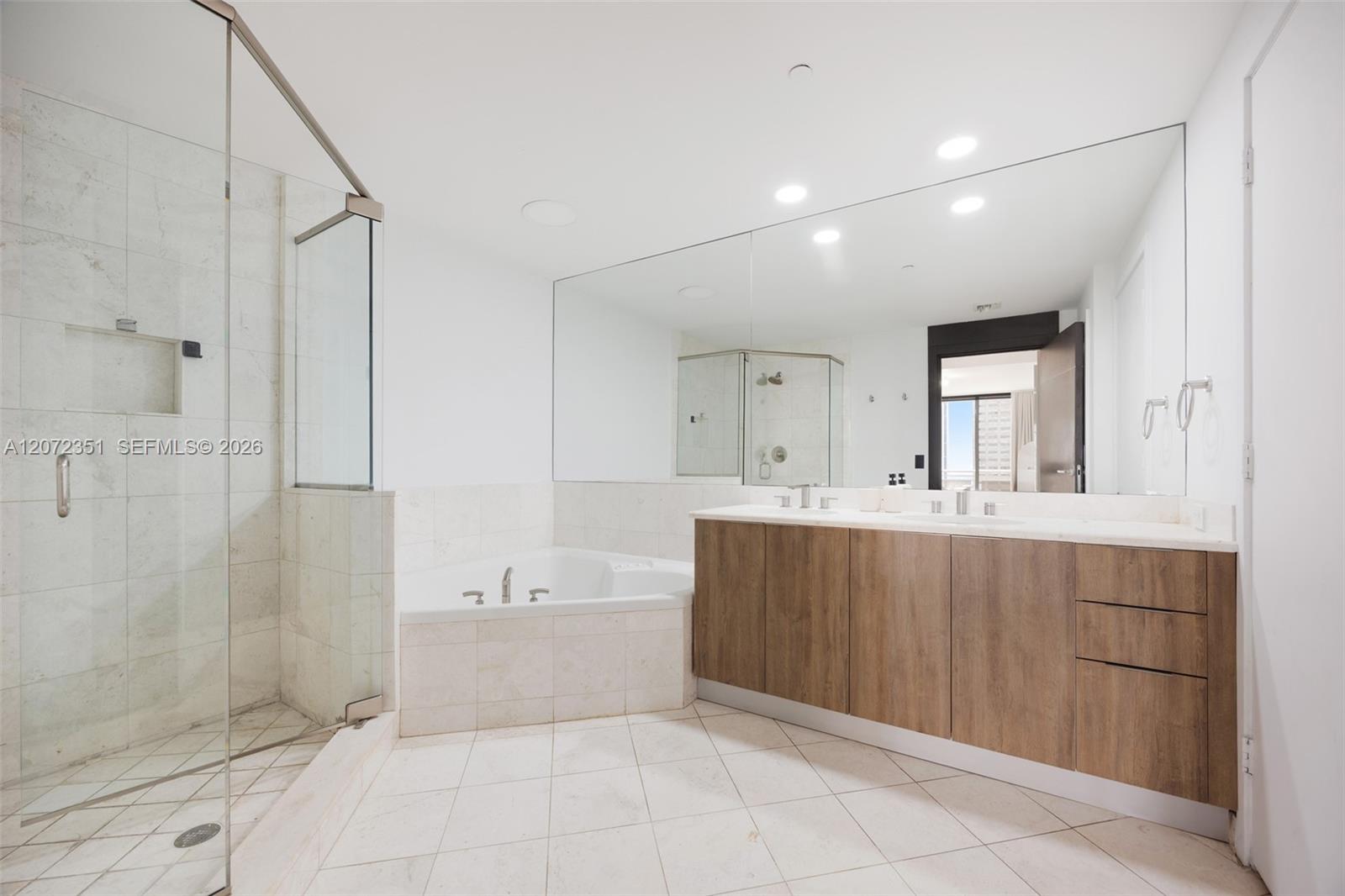 901 Brickell Key Boulevard 2506 Property Photo 13