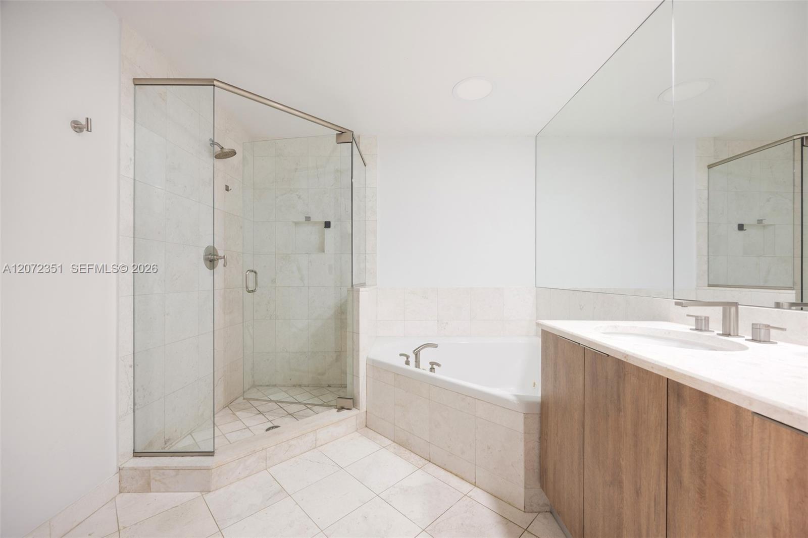901 Brickell Key Boulevard 2506 Property Photo 14