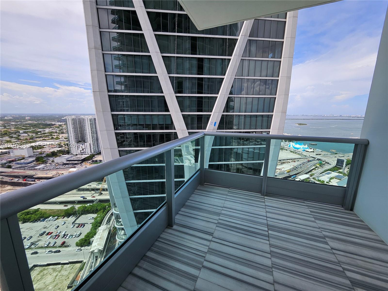 900 Biscayne Boulevard 4210 Property Photo 2