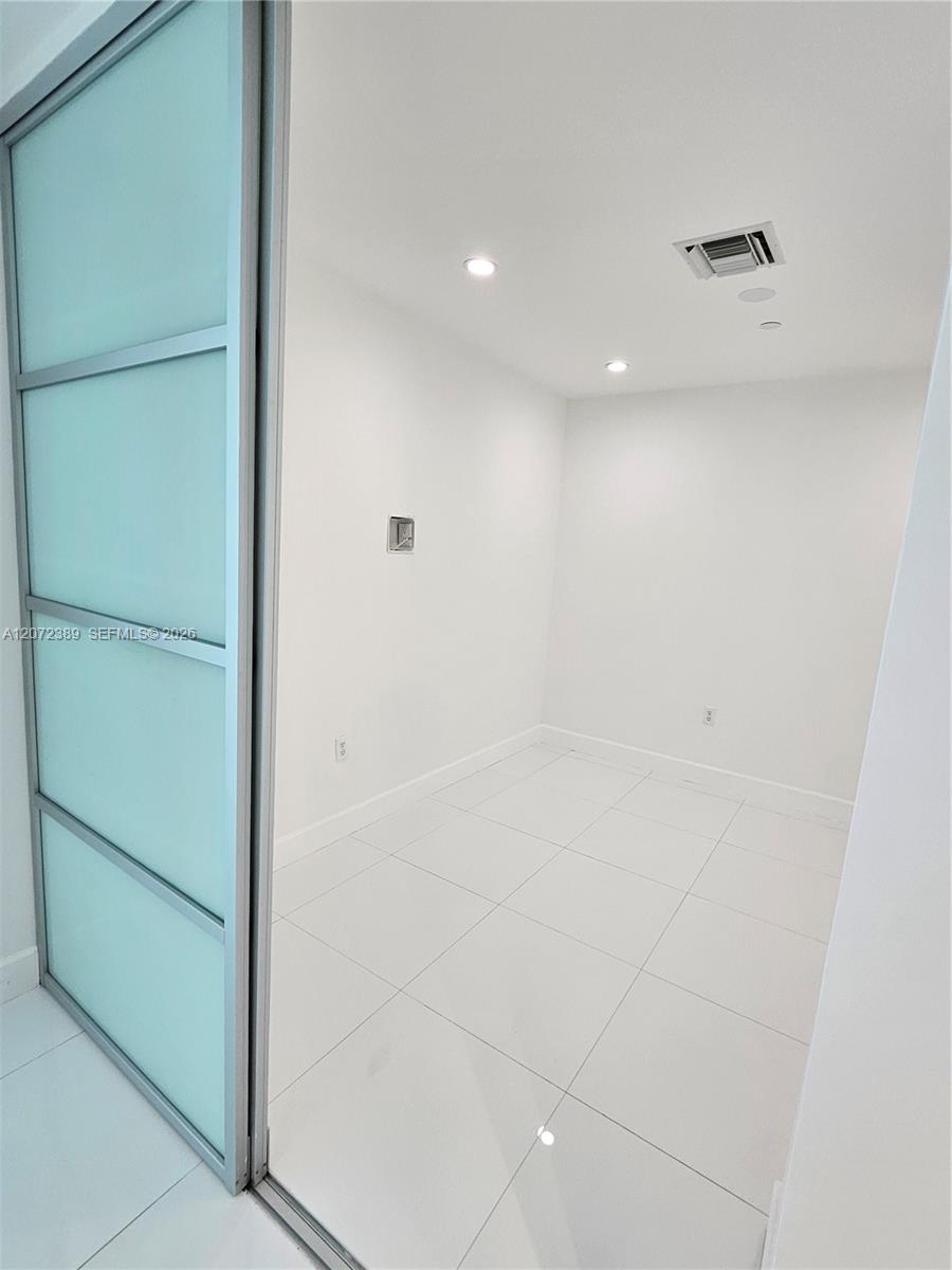 900 Biscayne Boulevard 4210 Property Photo 9