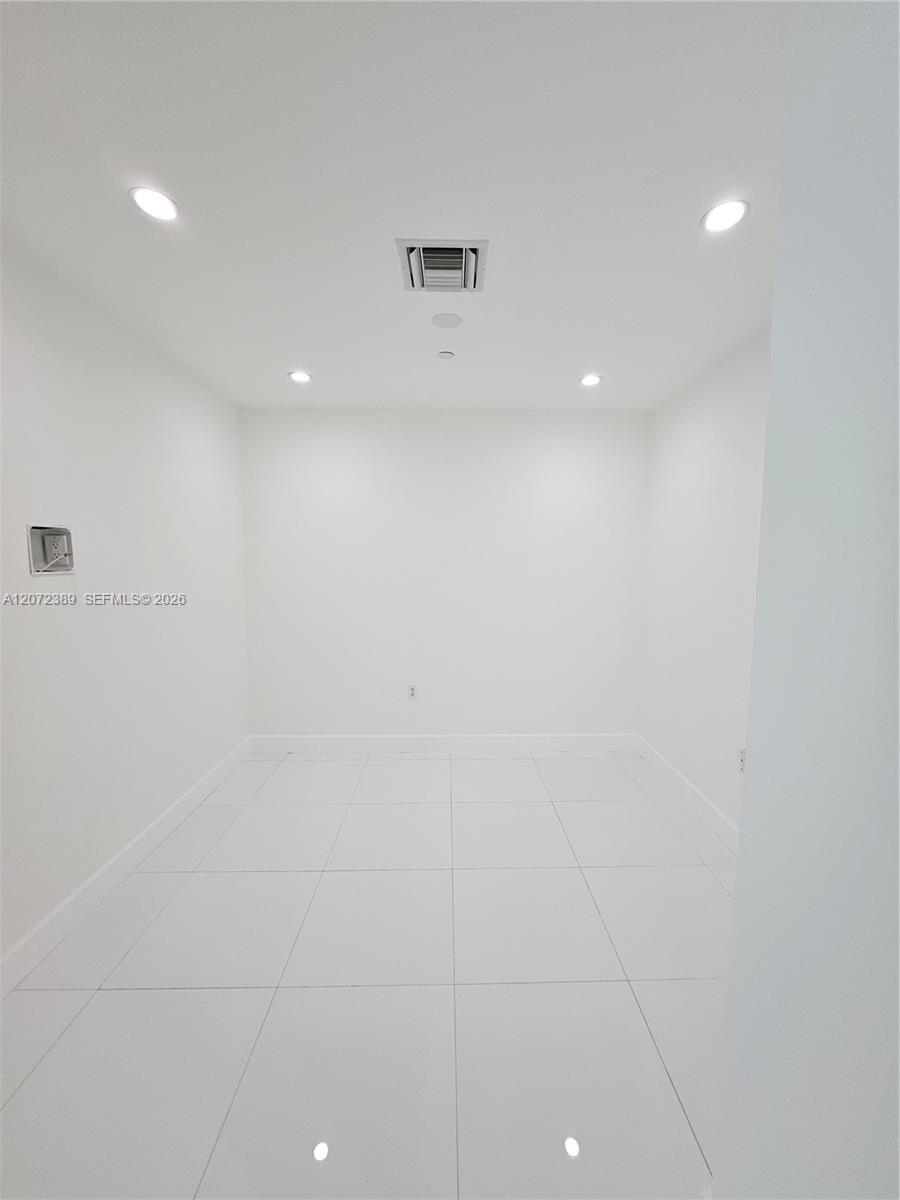 900 Biscayne Boulevard 4210 Property Photo 10
