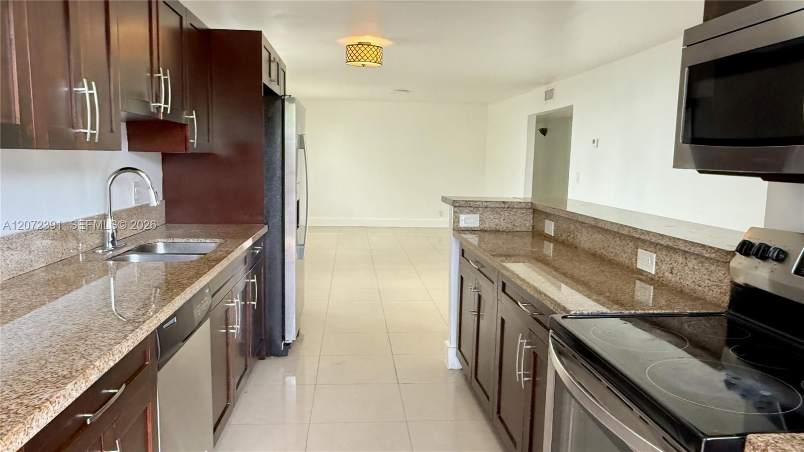 1540 Sw 5th Place 1 Property Photo 3