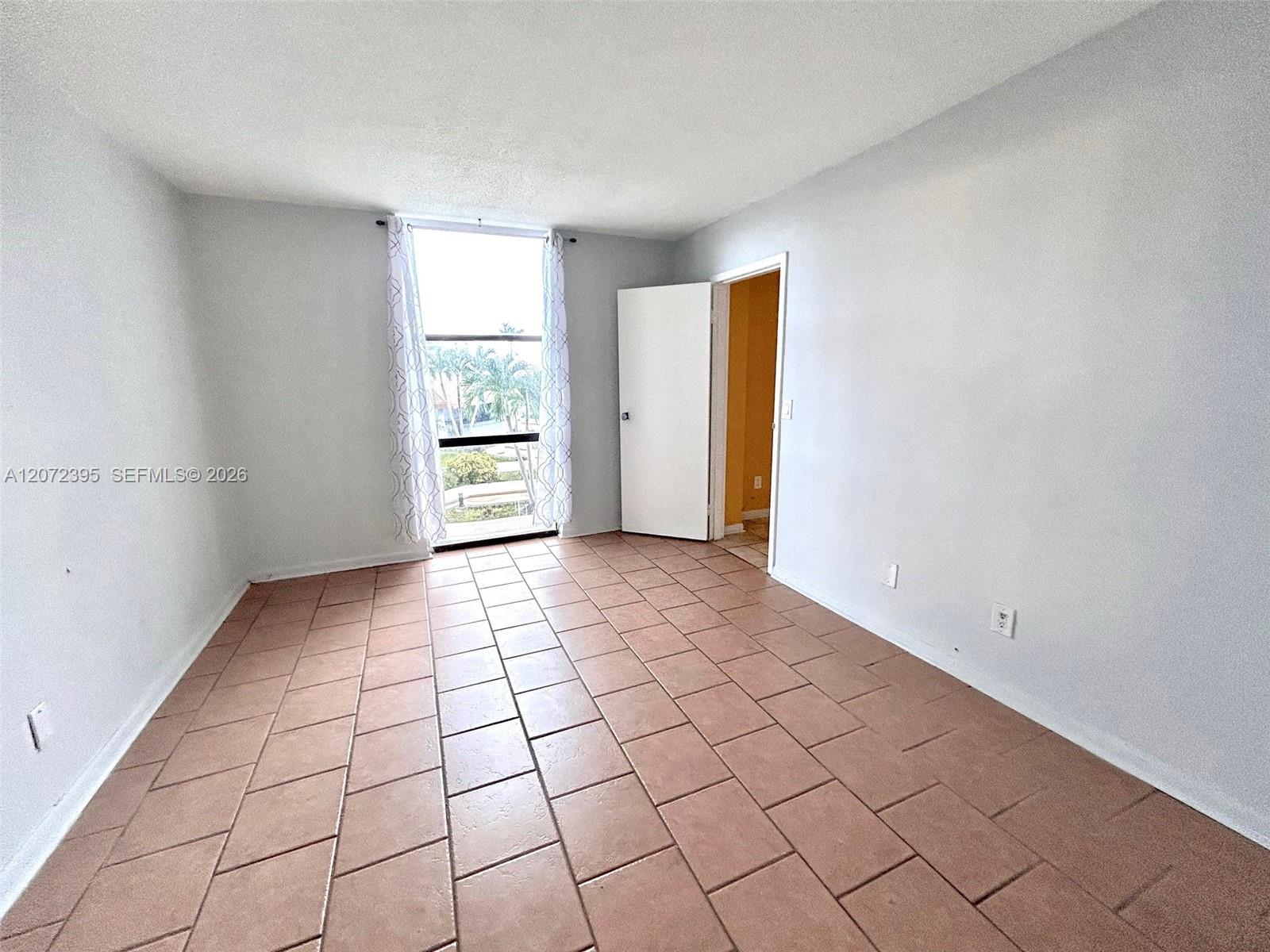 13499 Biscayne Boulevard 506 Property Photo 4