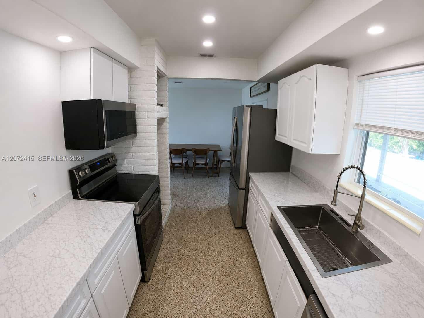 A12072415 Property Photo 2