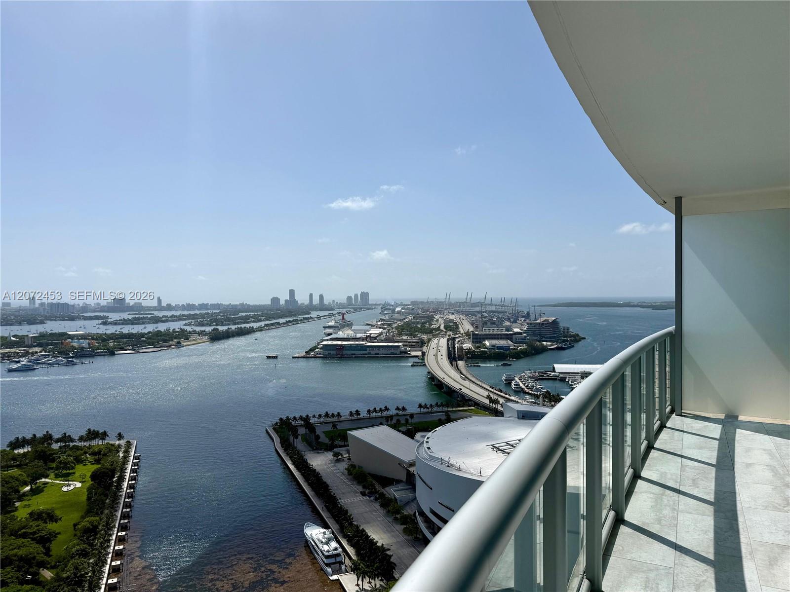 888 Biscayne Boulevard 3611 Property Photo 4