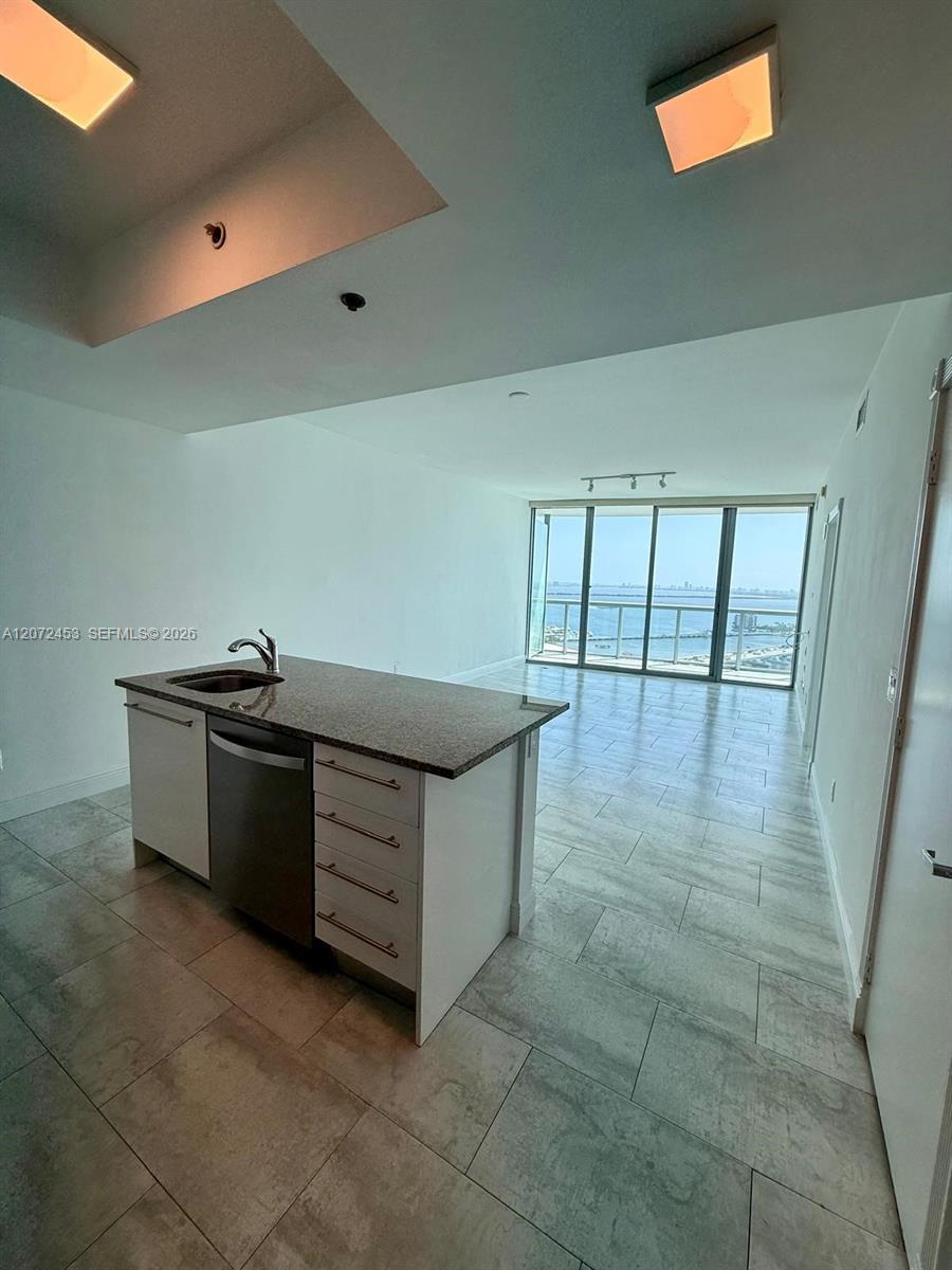 888 Biscayne Boulevard 3611 Property Photo 6