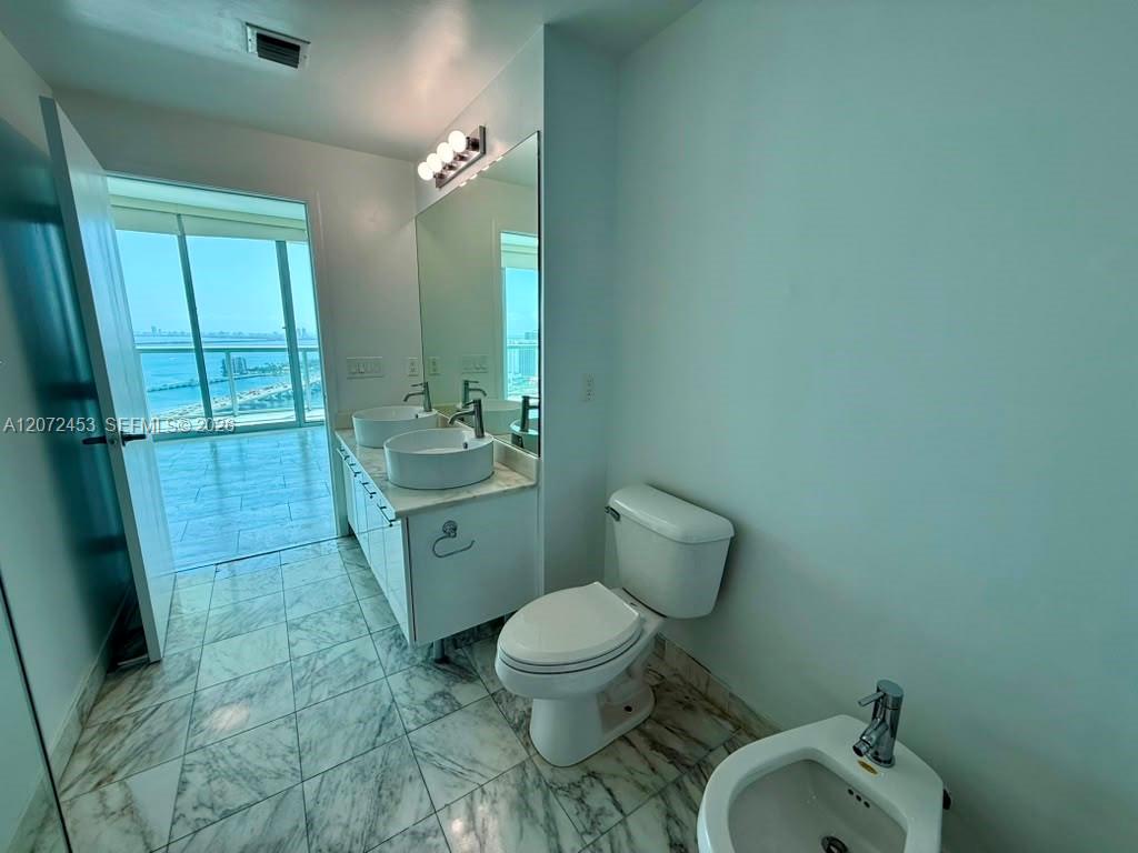 888 Biscayne Boulevard 3611 Property Photo 14