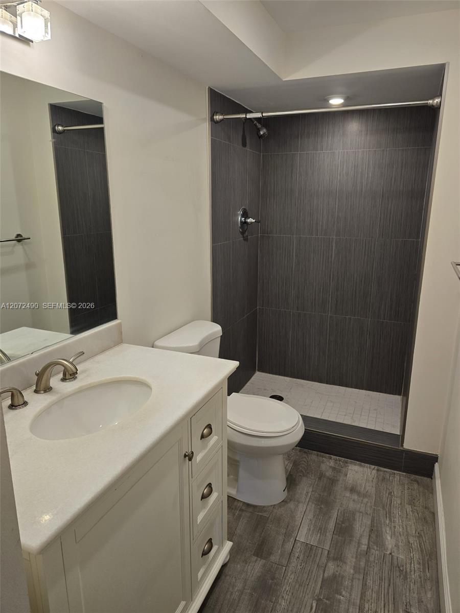 470 Nw 20th Street 201 Property Photo 10