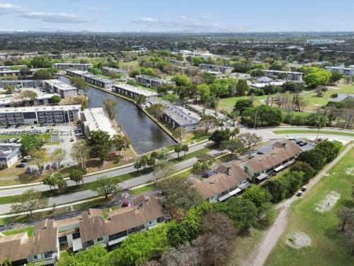 8117 Lagos De Campo Boulevard D-2 Property Photo 2