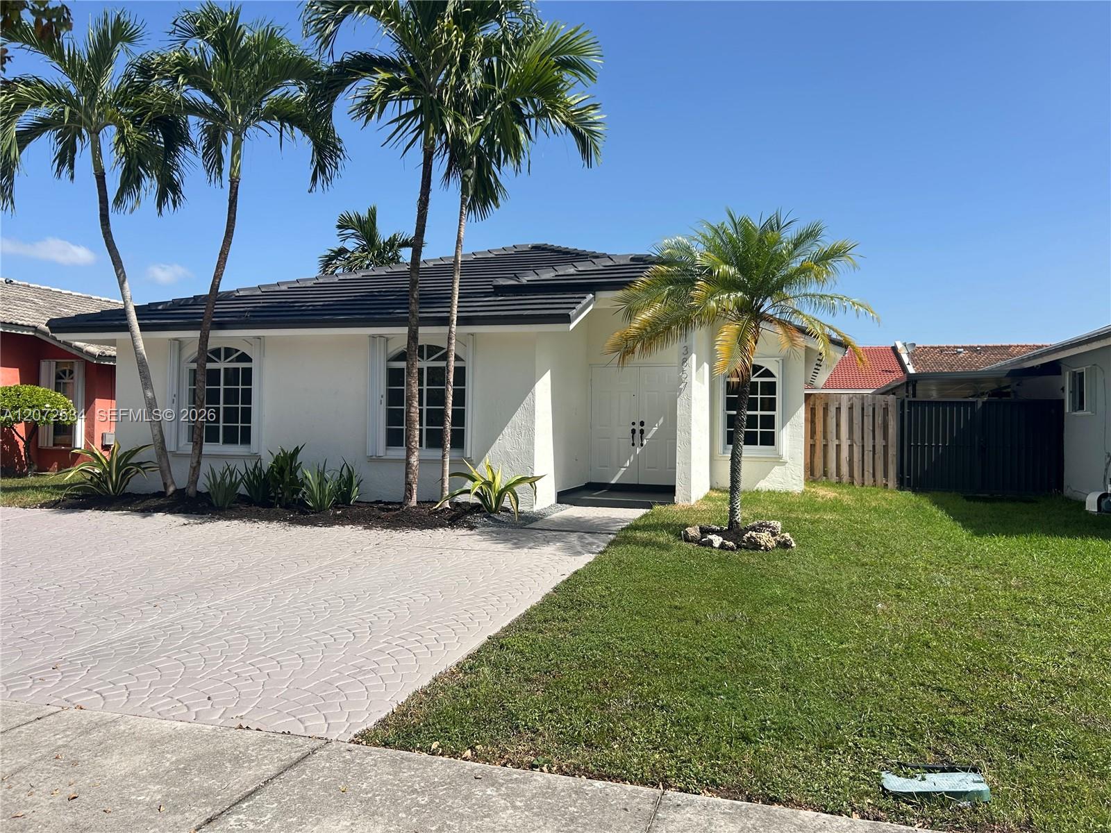 A12072534 Property Photo 4