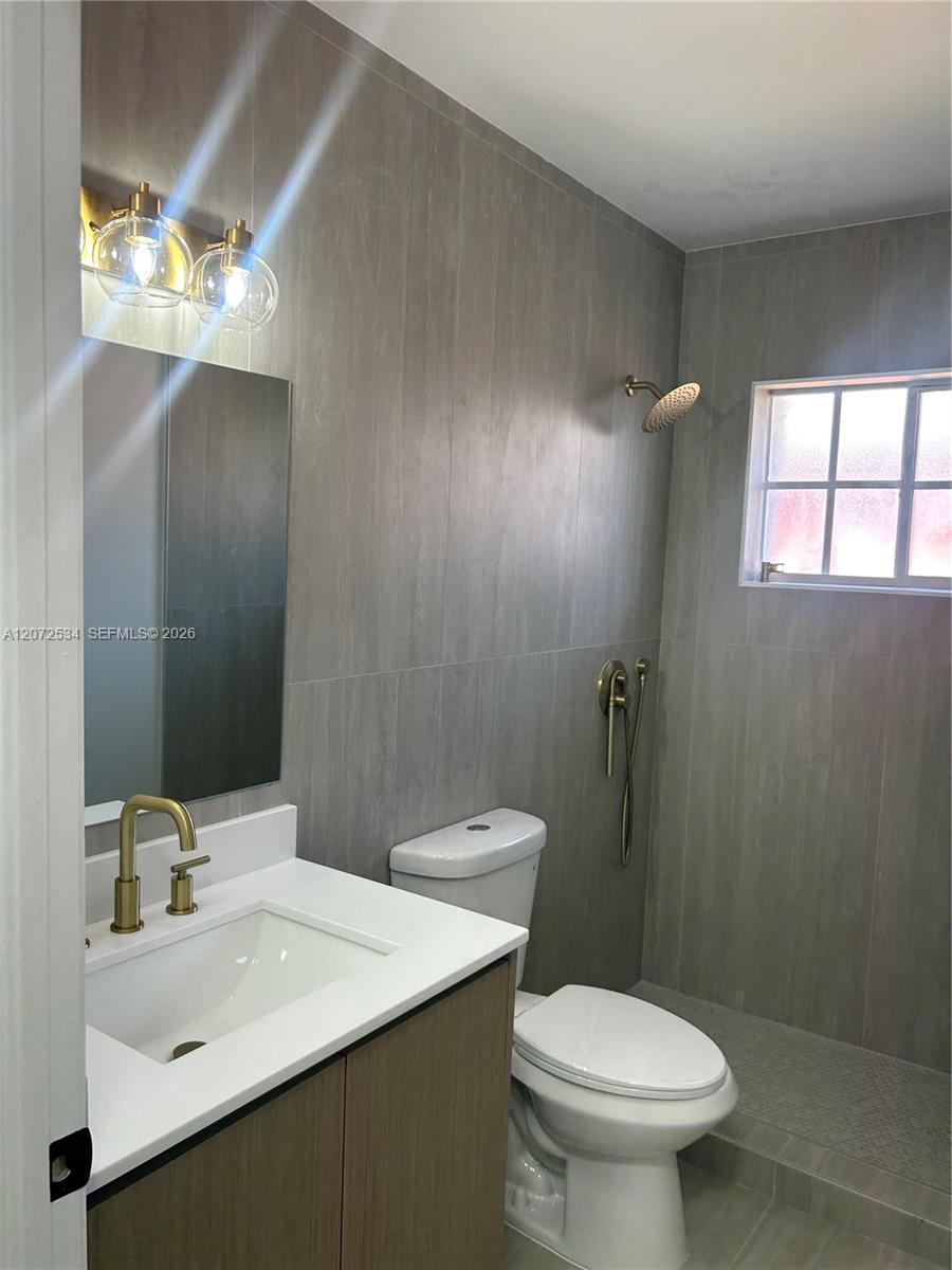 A12072534 Property Photo 6