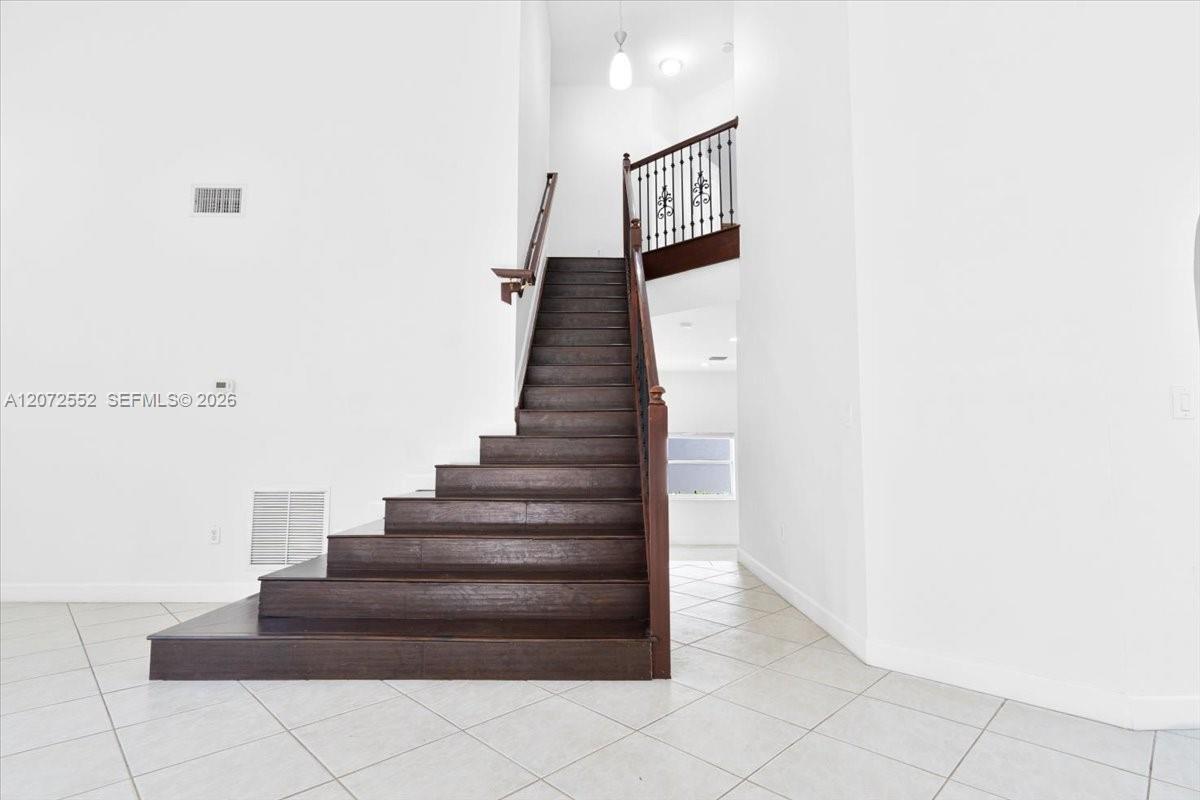 10853 Nw 71st Street Property Photo 9