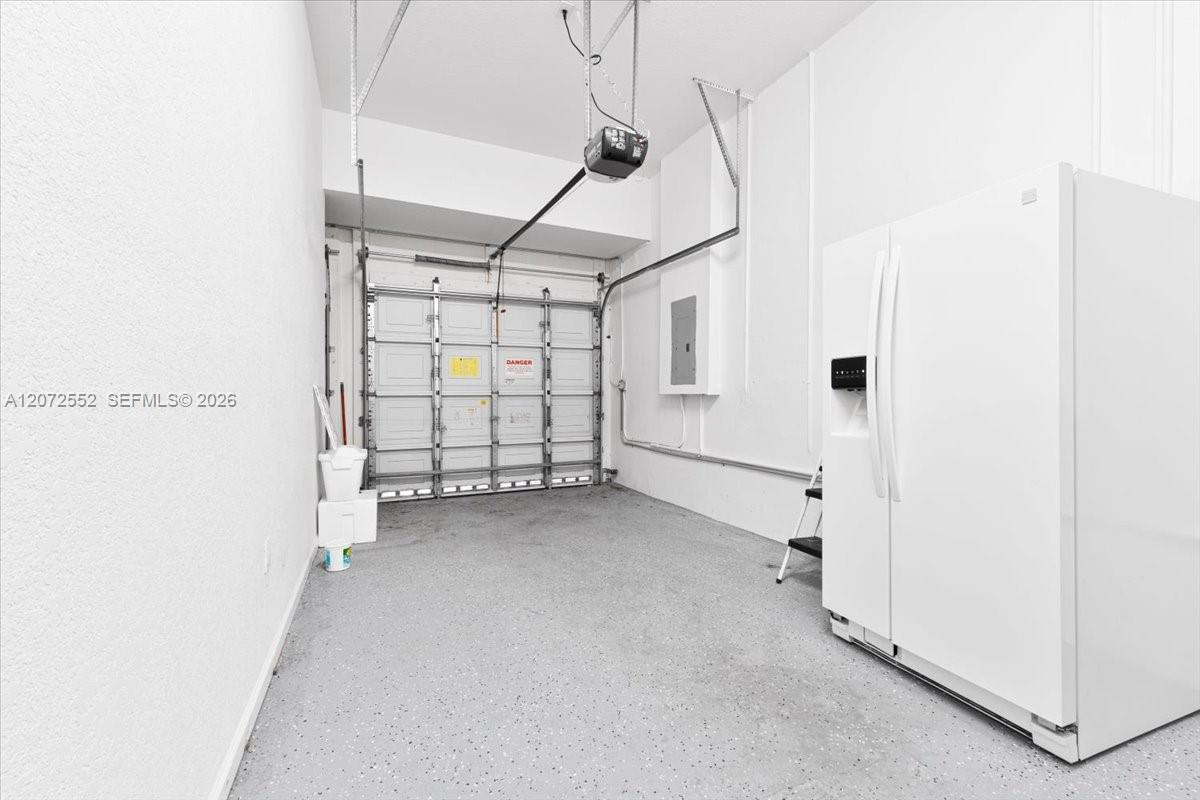 10853 Nw 71st Street Property Photo 14