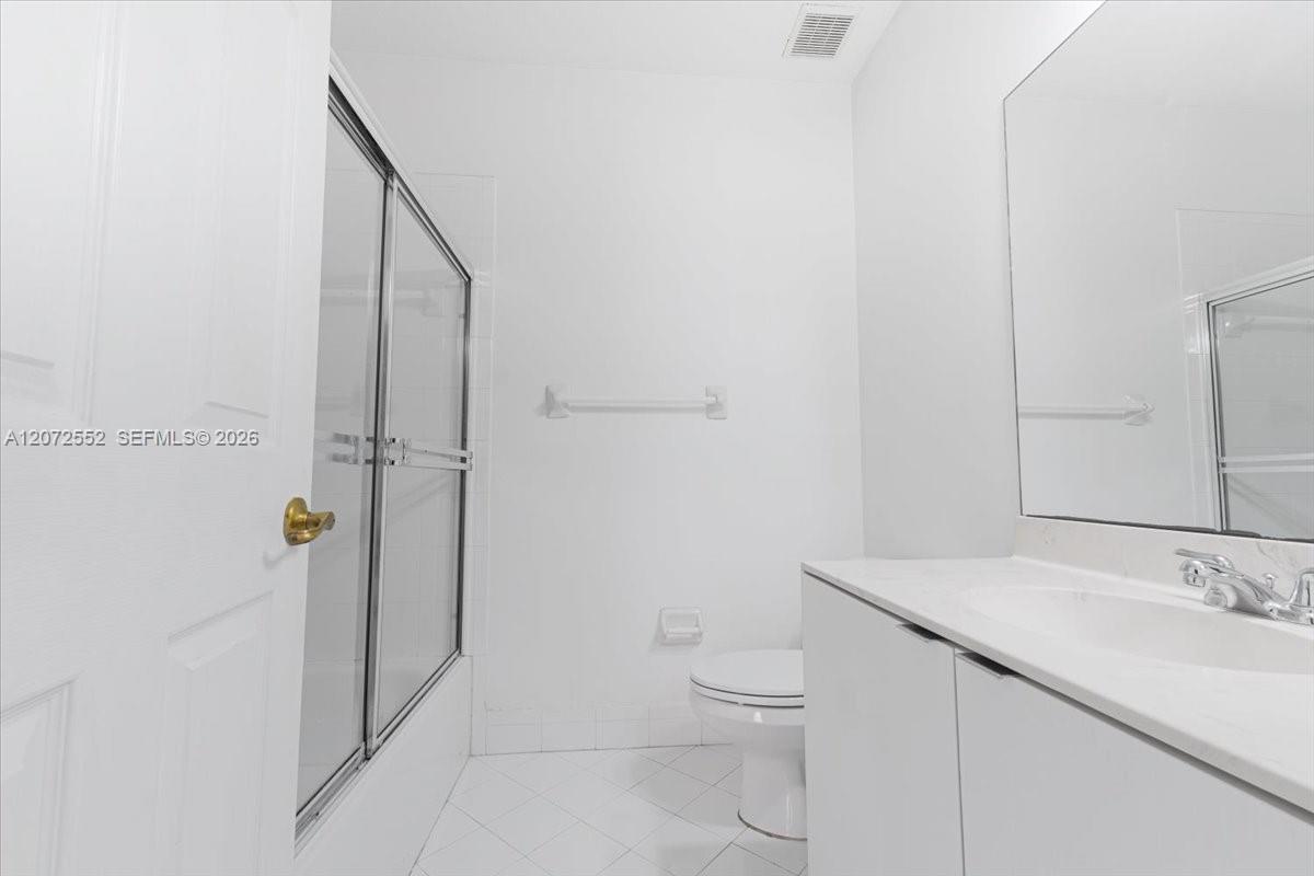 10853 Nw 71st Street Property Photo 33