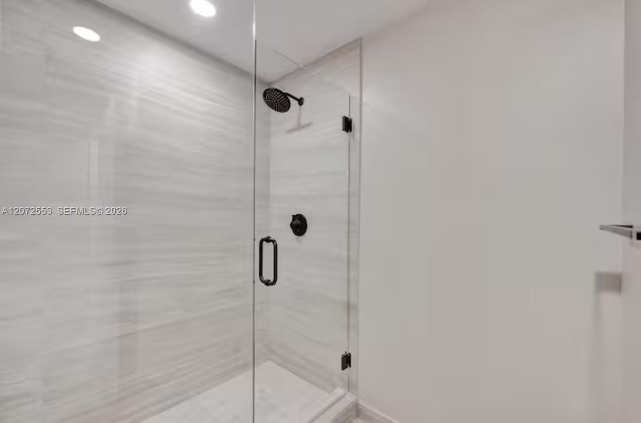 580 72nd 1713 Property Photo 11